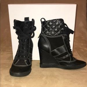 CHLOE-Black Leather Lace-up Wedge Sneakers